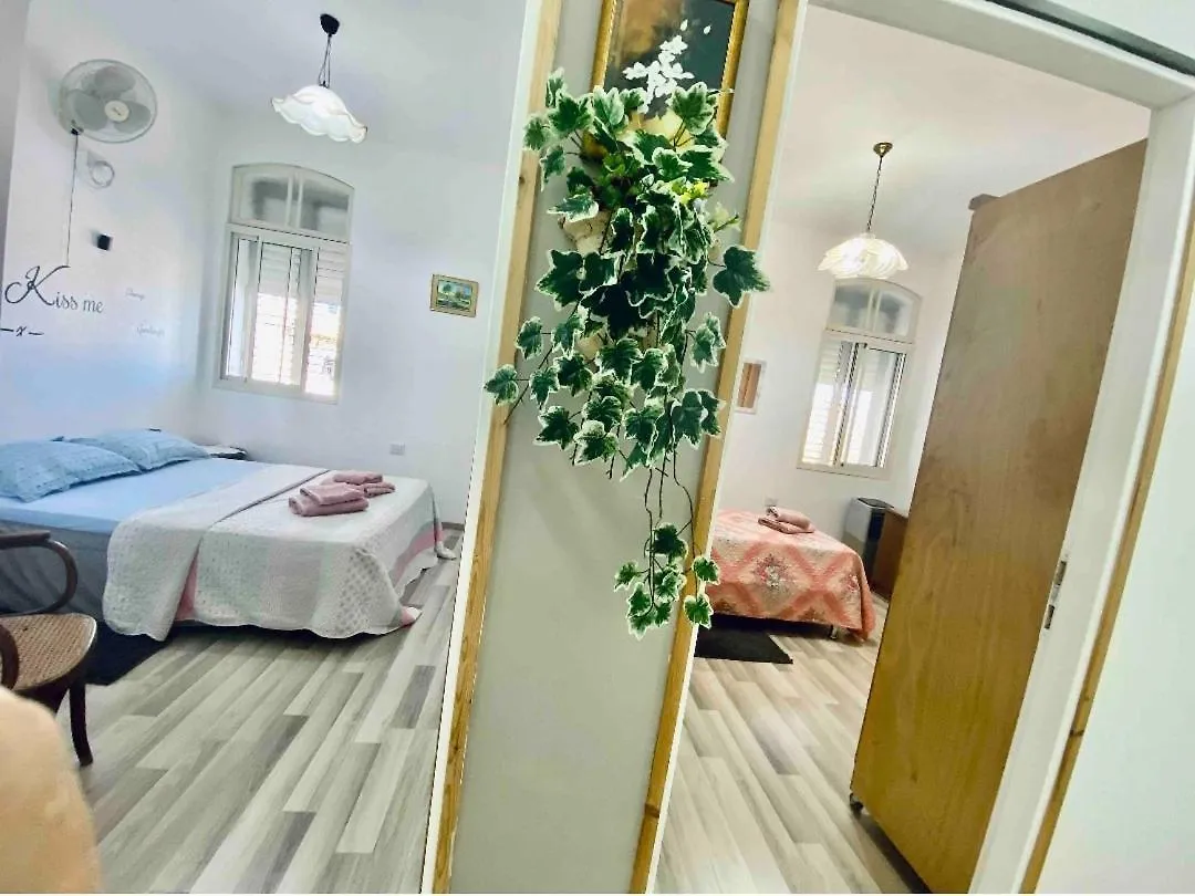 Eman Sweet Home - Cozy Privet Unique Apartment In Haifa Downtown بيت ضيافة