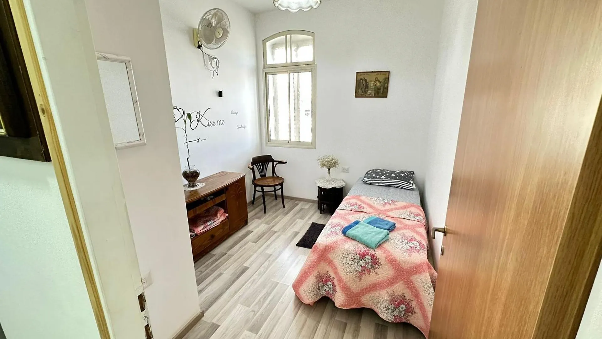 Eman Sweet Home - Cozy Privet Unique Apartment In Haifa Downtown 0*,  以色列